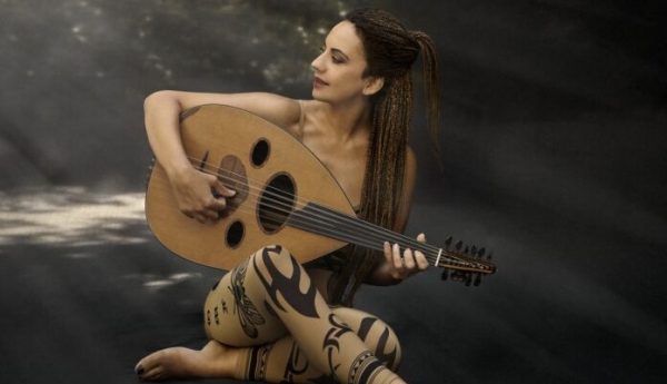 Η Βάσια Βουγιουκλή έρχεται για ένα ξεχωριστό live στον Τόπο Τεχνών «Χώρα»