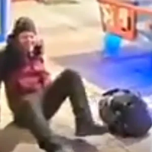 Ευτύχης Μπλέτσας: Η τούμπα του παρουσιαστή σε λούνα παρκ – Η μπουνιά σε παιχνίδι και η στιγμή της πτώσης