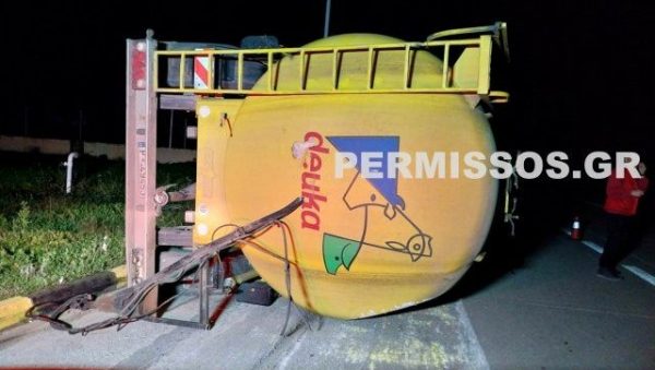 Βοιωτία: Ανατράπηκε βυτιοφόρο (ΒΙΝΤΕΟ)