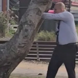 Βίντεο με τον αστυνομικό που εξουδετέρωσε τον τρομοκράτη στο Σίδνεϊ - «Η βολή της ζωής του»