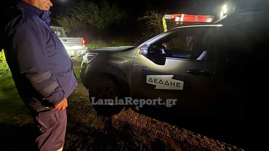 Πεσμένη κολόνα βύθισε στο σκοτάδι χωριά της δυτικής Φθιώτιδας (ΦΩΤΟ)