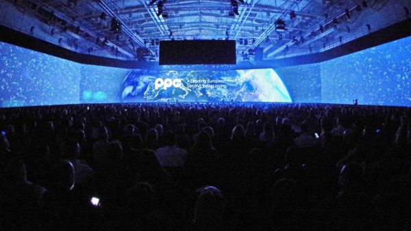 Η ΔΕΗ επανασχεδιάζει την εμπειρία του πελάτη