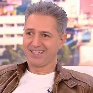 Δημήτρης Κόκοτας: «Δεν έχει αλλάξει κάτι σημαντικά» λέει συγκινημένη η σύζυγος του τραγουδιστή