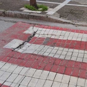 Λαμία: «Σκαλοπάτι» σε διάβαση πεζών