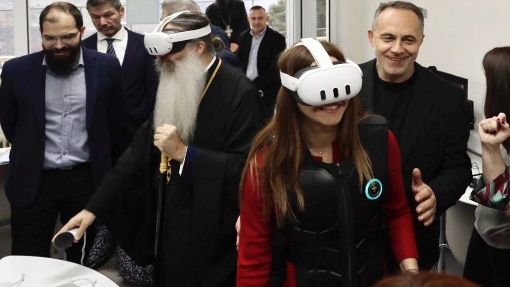 Υπάτη: Όταν ο Μητροπολίτης Φθιώτιδας και η Υπουργός Παιδείας έβαλαν τα VR - Δείτε ΒΙΝΤΕΟ