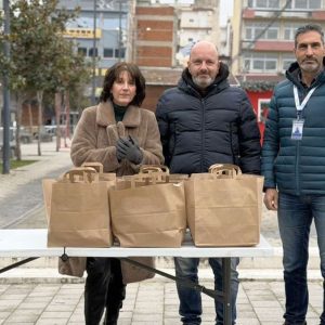 Διανομή φαγητού από τον ΕΟΠΑΕ Λαμίας