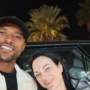 Οδηγός τράκαρε με τον Ελ Κααμπί και έβγαλε selfie μαζί του