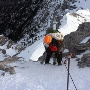 Σχεδόν αγκαλιασμένοι εντοπίστηκαν οι τέσσερις ορειβάτες που καταπλακώθηκαν από χιονοστιβάδα στη Φωκίδα – Το χρονικό της τραγωδίας