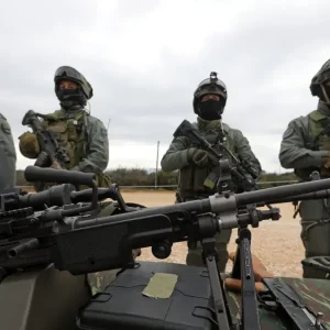 Ένοπλες Δυνάμεις: Κατατέθηκε στη Βουλή το νομοσχέδιο του ΥΠΕΘΑ – Τι αλλάζει στο μισθολογικό και στη θητεία