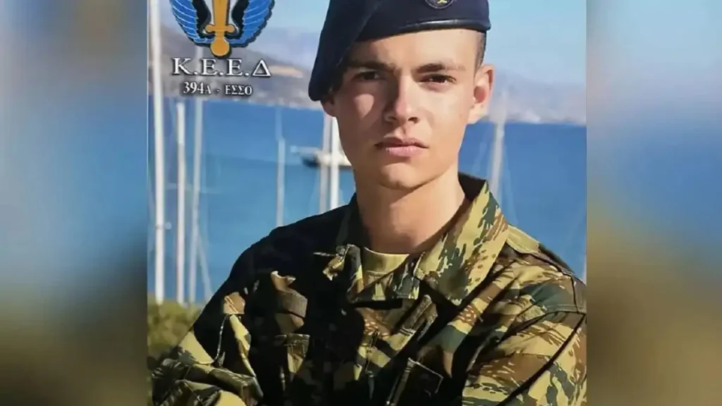 «Η χειροβομβίδα δεν εξερράγη στα χέρια του Ραφαήλ» λέει ο δικηγόρος της οικογένειας του 19χρονου που σκοτώθηκε στο πεδίο βολής στη Ρόδο