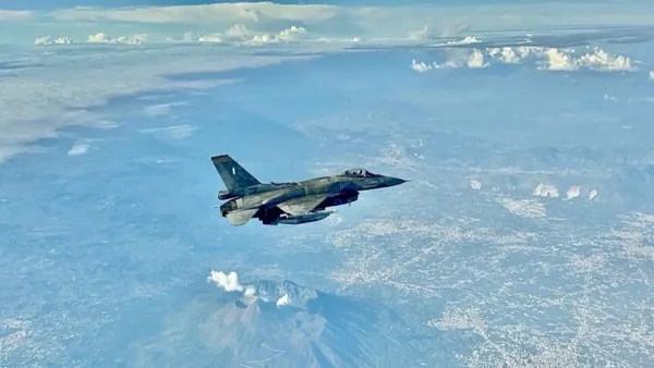 Τουρκικά οπλισμένα F-16 σε νέο προκλητικό σόου στο Αιγαίο με μια παραβίαση και δύο παραβάσεις του FIR Αθηνών