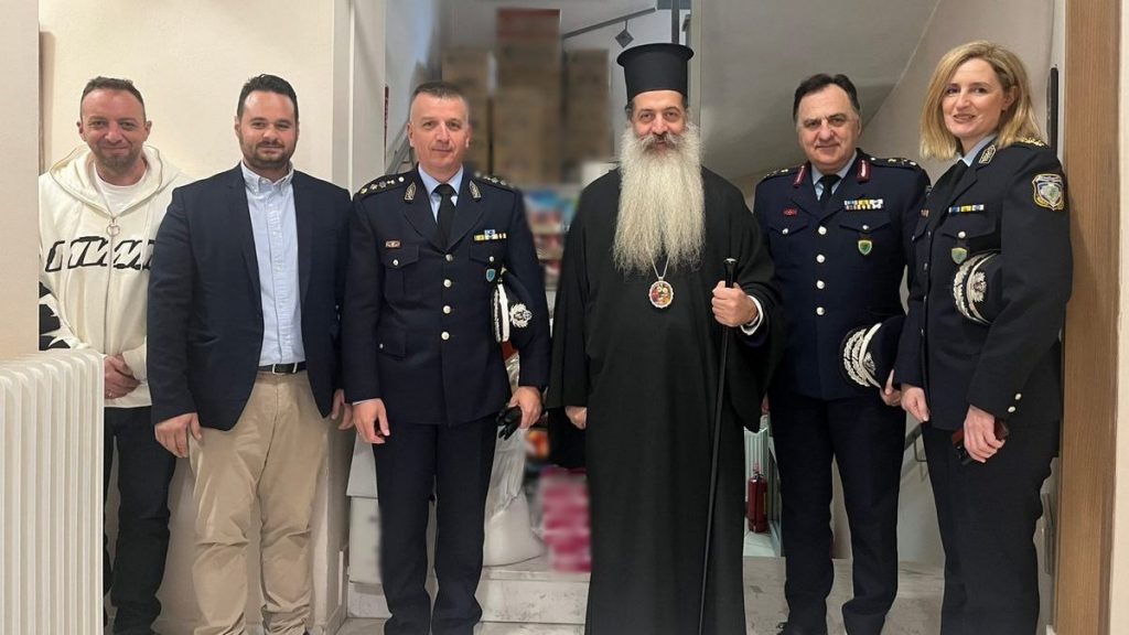Στερεά: Οι αστυνομικοί μοίρασαν τρόφιμα και είδη πρώτης ανάγκης σε ευαγή ιδρύματα