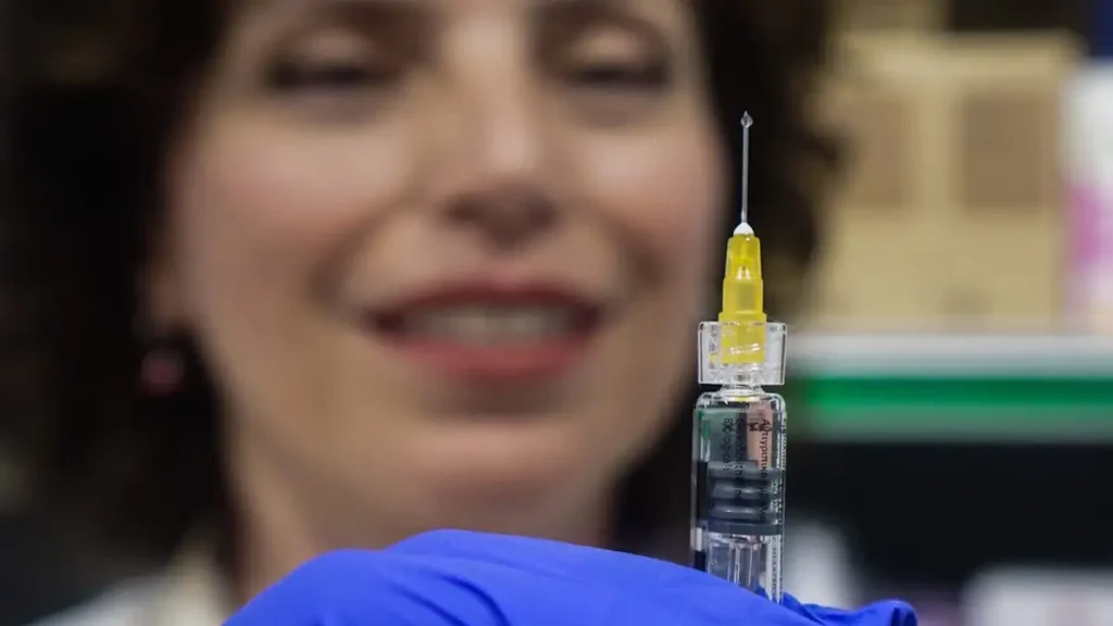 Εποχική γρίπη: Κατέφτασε νωρίτερα τον φετινό χειμώνα – Εμβολιασμό κυρίως για τις ευπαθείς ομάδες συστήνει ο ΕΟΔΥ