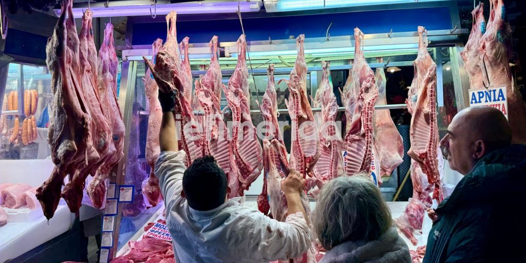 Χριστουγεννιάτικο τραπέζι: Ο φετινός τιμοκατάλογος στη Βαρβάκειο -Στα 16 ευρώ το κιλό το αρνί (ΦΩΤΟ)