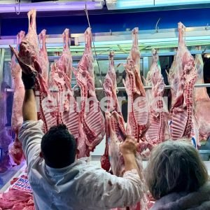 Χριστουγεννιάτικο τραπέζι: Ο φετινός τιμοκατάλογος στη Βαρβάκειο -Στα 16 ευρώ το κιλό το αρνί (ΦΩΤΟ)