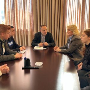 Οι μαθητές του Πρότυπου Εκκλησιαστικού Γυμνασίου-Λυκείου Λαμίας επισκέφθηκαν τον δήμαρχο