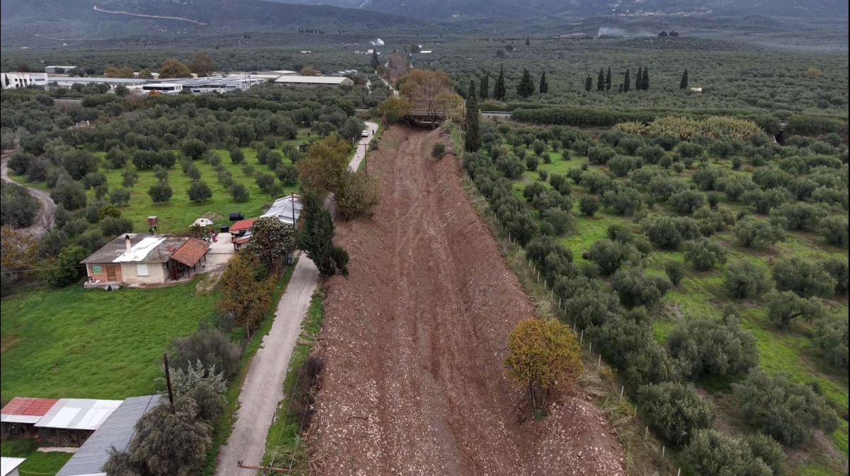 Σε εξέλιξη βρίσκονται οι εργασίες τακτικής συντήρησης σε ρέματα του Δήμου Στυλίδας