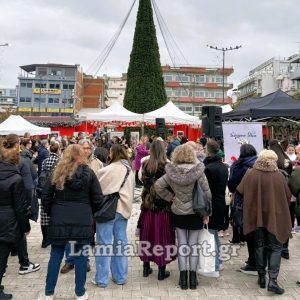 Πλατεία Πάρκου: Χορέψαμε και τραγουδήσαμε χριστουγεννιάτικους σκοπούς (ΒΙΝΤΕΟ-ΦΩΤΟ)
