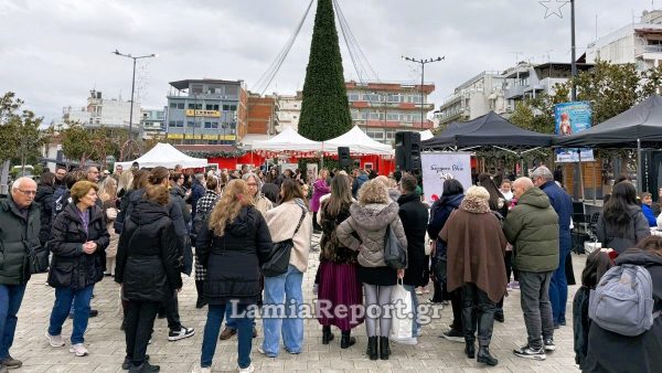 Πλατεία Πάρκου: Χορέψαμε και τραγουδήσαμε χριστουγεννιάτικους σκοπούς (ΒΙΝΤΕΟ-ΦΩΤΟ)