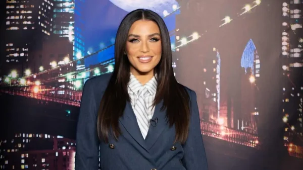 Ιουλία Καλλιμάνη για τα «γαλλικά» στον θαμώνα: «Εκείνη τη μέρα είχα κάνει εξομολόγηση και με περιτριγύριζε ο “άλλος”»