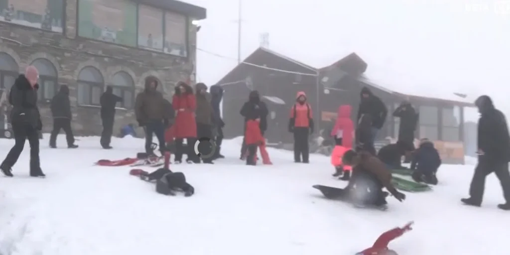 Πυκνό χιόνι στο Καϊμακτσαλάν -Άνοιξε το χιονοδρομικό κέντρο (ΒΙΝΤΕΟ)