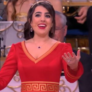 Ορχήστρα Γιόχαν Στράους: Έπαιξε ελληνικά κάλαντα των Χριστουγέννων και ενθουσίασε -Ερμήνευσε η σοπράνο Χριστίνα Πέτρου (βίντεο)