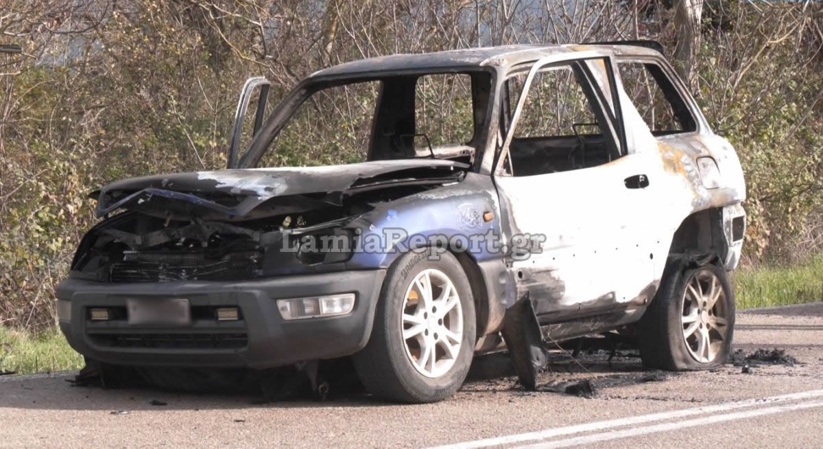 Τραγωδία: Απανθρακωμένο άτομο σε φλεγόμενο αυτοκίνητο - Πυρκαγιά την ίδια ώρα στο σπίτι του (ΦΩΤΟ)