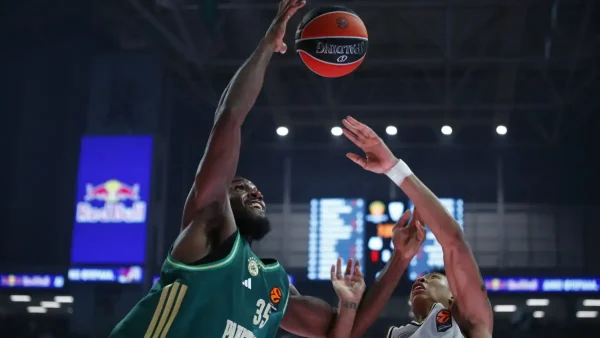 Ο Κένεθ Φαρίντ με διπλή παρουσία στο Top 10 της Euroleague με τα καλύτερα μπλοκ του Νοεμβρίου