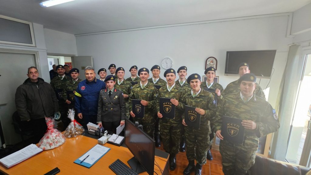 Η Χορωδία του ΚΕΥΠ έψαλλε τα κάλαντα στο Διοικητή ΔΙΠΥΝ Φθιώτιδας Χρήστο Πλουμάκη