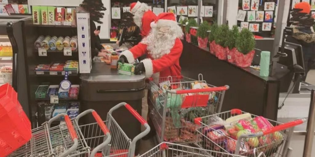 Καναδάς: Κλέφτες ντυμένοι Άη-Βασίληδες και «ξωτικά» άρπαξαν τρόφιμα από σούπερ-μάρκετ και τα μοίρασαν (βίντεο)