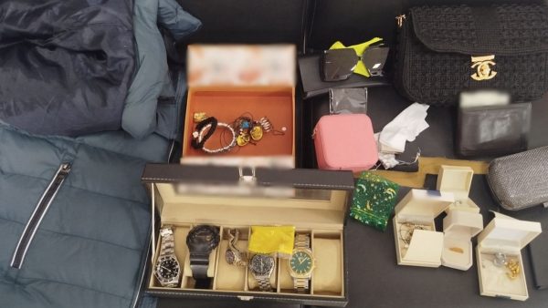 Βρήκαν αμέσως τον κλέφτη των κοσμημάτων - Χειροπέδες σε αλλοδαπό