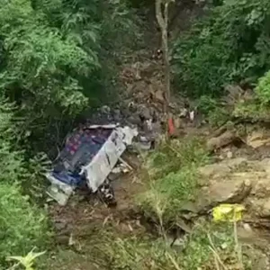 Κολομβία: Δώδεκα νεκροί μαθητές και 20 τραυματίες σε τροχαίο με σχολικό λεωφορείο που έπεσε σε χαράδρα