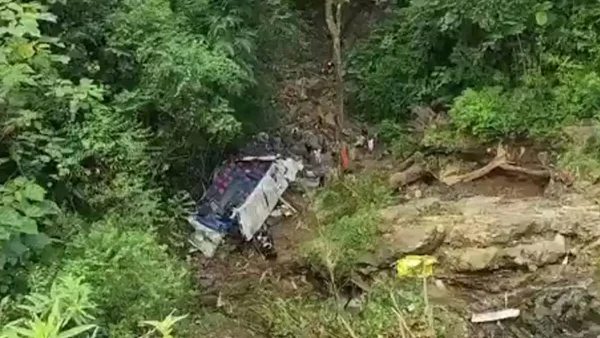 Κολομβία: Δώδεκα νεκροί μαθητές και 20 τραυματίες σε τροχαίο με σχολικό λεωφορείο που έπεσε σε χαράδρα