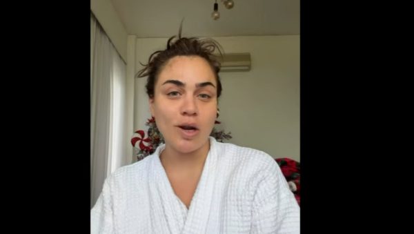 Κόνι Μεταξά – Τάσος Ξιαρχό: «Κάποιοι κρύβουν την πραγματικότητα για να αρέσουν στον κόσμο» υποστηρίζει η τραγουδίστρια