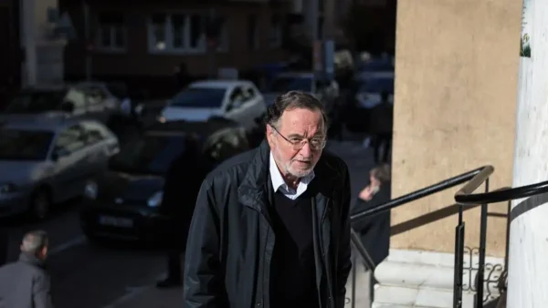 Λαφαζάνης για βιβλίο Τσίπρα: Είναι ένα φιάσκο – Είχε ανομολόγητο πόθο να κερδίσει το «ναι» στο δημοψήφισμα