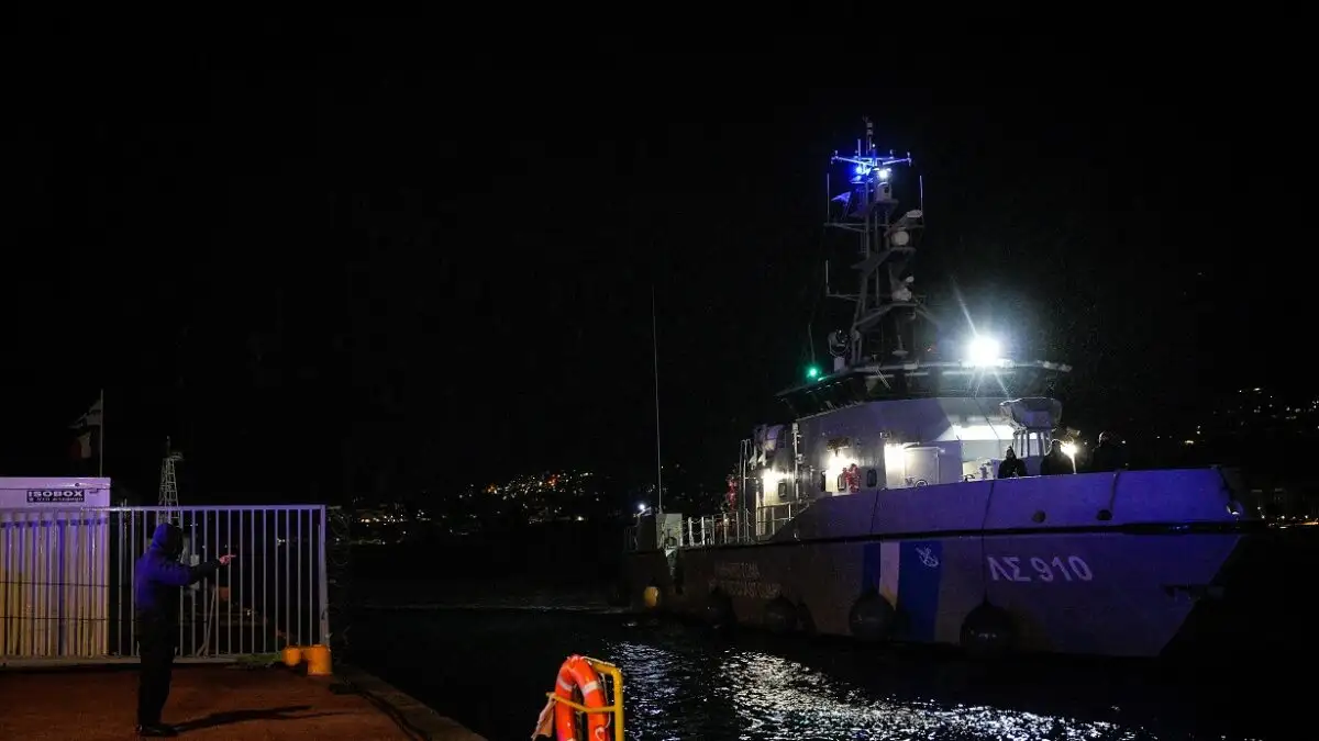 Ναυάγιο ανοικτά της Κρήτης με 18 μετανάστες νεκρούς σε μισοβυθισμένη φουσκωτή λέμβο