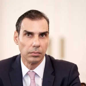 Θεμιστοκλέους για τη δωρεά σπέρματος από Δανό με καρκινογόνο μετάλλαξη: «Μπορεί να υπάρχουν 12 οικογένειες από τον ίδιο δότη στην Ελλάδα»