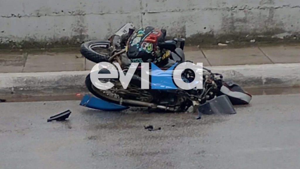 Τροχαίο με μηχανάκι και δύο τραυματίες στα Ψαχνά