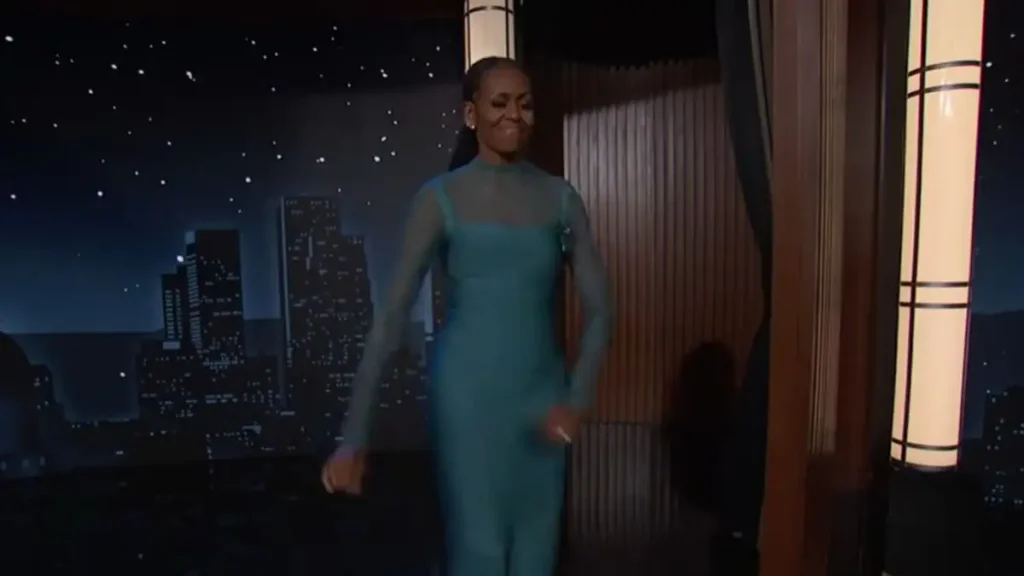 Η αδυνατισμένη Μισέλ Ομπάμα με εφαρμοστό φόρεμα στην εκπομπή του Τζίμι Κίμελ