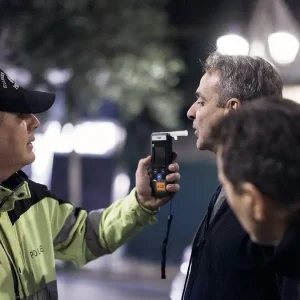 Κυριάκος Μητσοτάκης: Επισκέφθηκε μπλόκο για αλκοτέστ μαζί με τον Μιχάλη Χρυσοχοΐδη το βράδυ του Σαββάτου