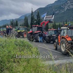 Σε τρία σημεία κλειστή η εθνική οδός Αθηνών - Λαμίας - Νέο μπλόκο στο Κάστρο