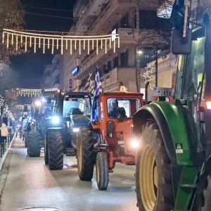 Οι αγρότες ετοιμάζονται για «ρεβεγιόν» στα μπλόκα: Κλιμακώνονται οι κινητοποιήσεις, σκληραίνει η στάση τους μετά τις γιορτές