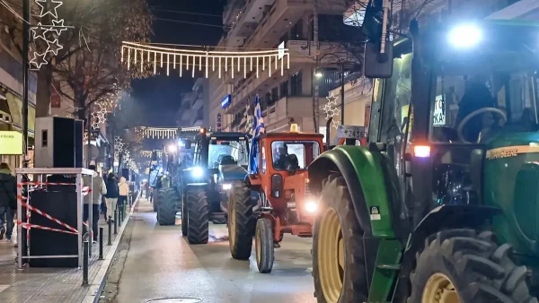 Οι αγρότες ετοιμάζονται για «ρεβεγιόν» στα μπλόκα: Κλιμακώνονται οι κινητοποιήσεις, σκληραίνει η στάση τους μετά τις γιορτές