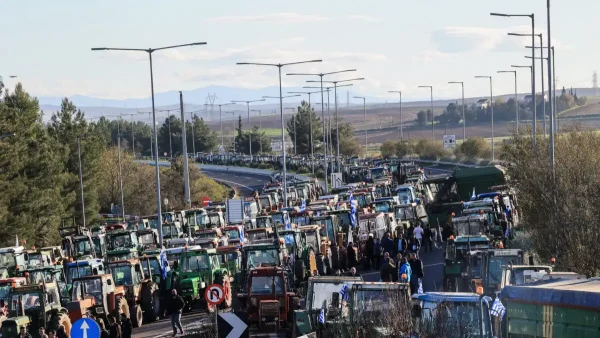 Μαρινάκης για μπλόκα αγροτών: Οι δρόμοι ανήκουν σε όλους και θα μείνουν ανοικτοί – Δεν είναι δυνατόν να ταλαιπωρείται ο κόσμος