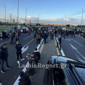 Δεν πάνε οι αγρότες στη συνάντηση της Δευτέρας στο Μαξίμου, σχεδιάζουν κλιμάκωση των μπλόκων, ετοιμάζουν λίστα με αιτήματα