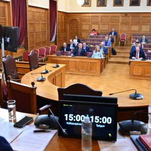 Ενταση στην εξεταστική -Λαζαρίδης: Συλληφθείς στην Κρήτη είναι κουμπάρος του Ανδρουλάκη -Αποστολάκη: Στέλεχος της ΝΔ ο αρχηγός