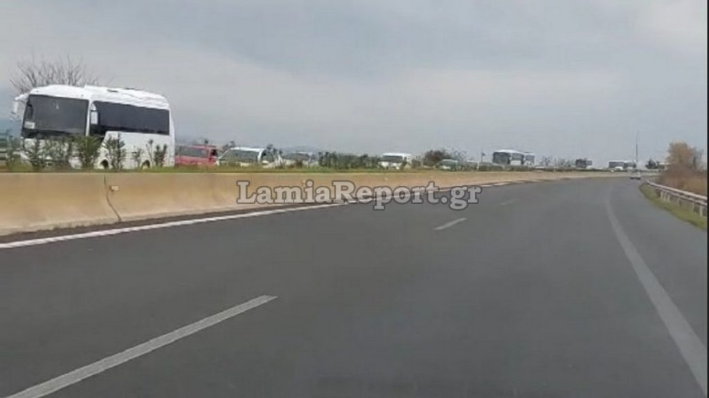 Εθνική οδός: Ταλαιπωρία οδηγών με ουρές χιλιομέτρων έξω από τη Λαμία (BINTEO)