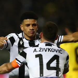 Βαθμολογία Super League: ΠΑΟΚ και ΑΕΚ πλησίασαν ξανά τον Ολυμπιακό, έμεινε ακόμη πιο πίσω ο Παναθηναϊκός – Δείτε φάσεις και γκολ