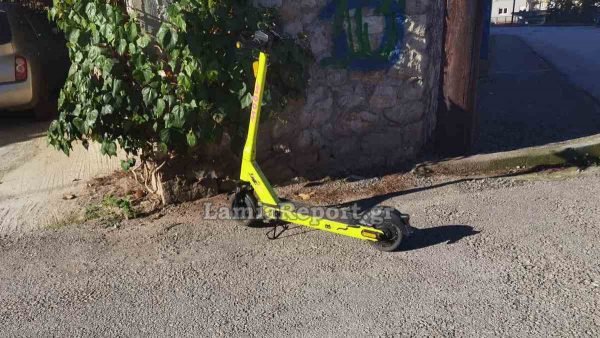 Λαμία: Τραυματίστηκε 15χρονος με ηλεκτρικό πατίνι τα ξημερώματα - Έπεσε πάνω σε παρκαρισμένο αυτοκίνητο