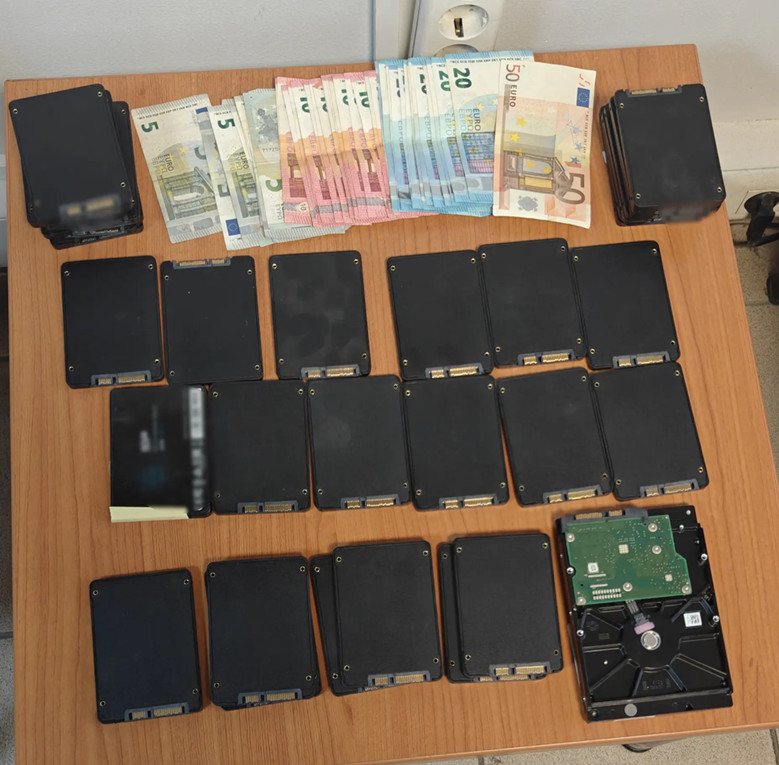 Μπαράζ ελέγχων από την ΕΛ.ΑΣ. για τον παράνομο εορταστικό τζόγο  –  Έφοδος σε δύο στέκια παράνομου τζόγου σε Κερατσίνι και Θεσσαλονίκη – Ποιες ποινές αντιμετωπίζουν οι παραβάτες